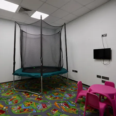 מלון Continental 4*