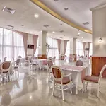 Continental ホテル 4*