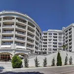 Continental ホテル 4*